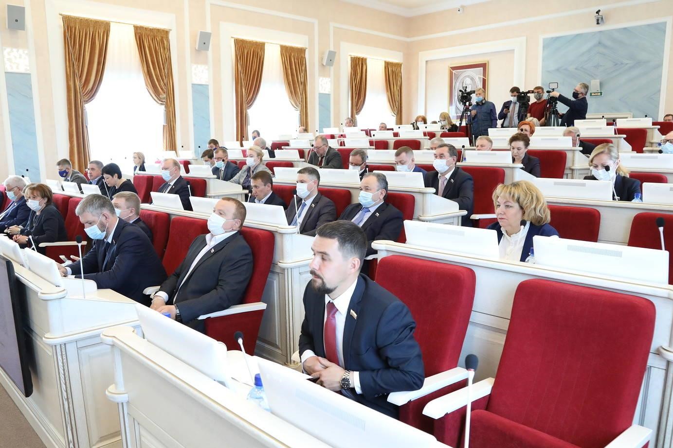 Депутаты областного Собрания приняли три закона по поддержке регионального предпринимательства