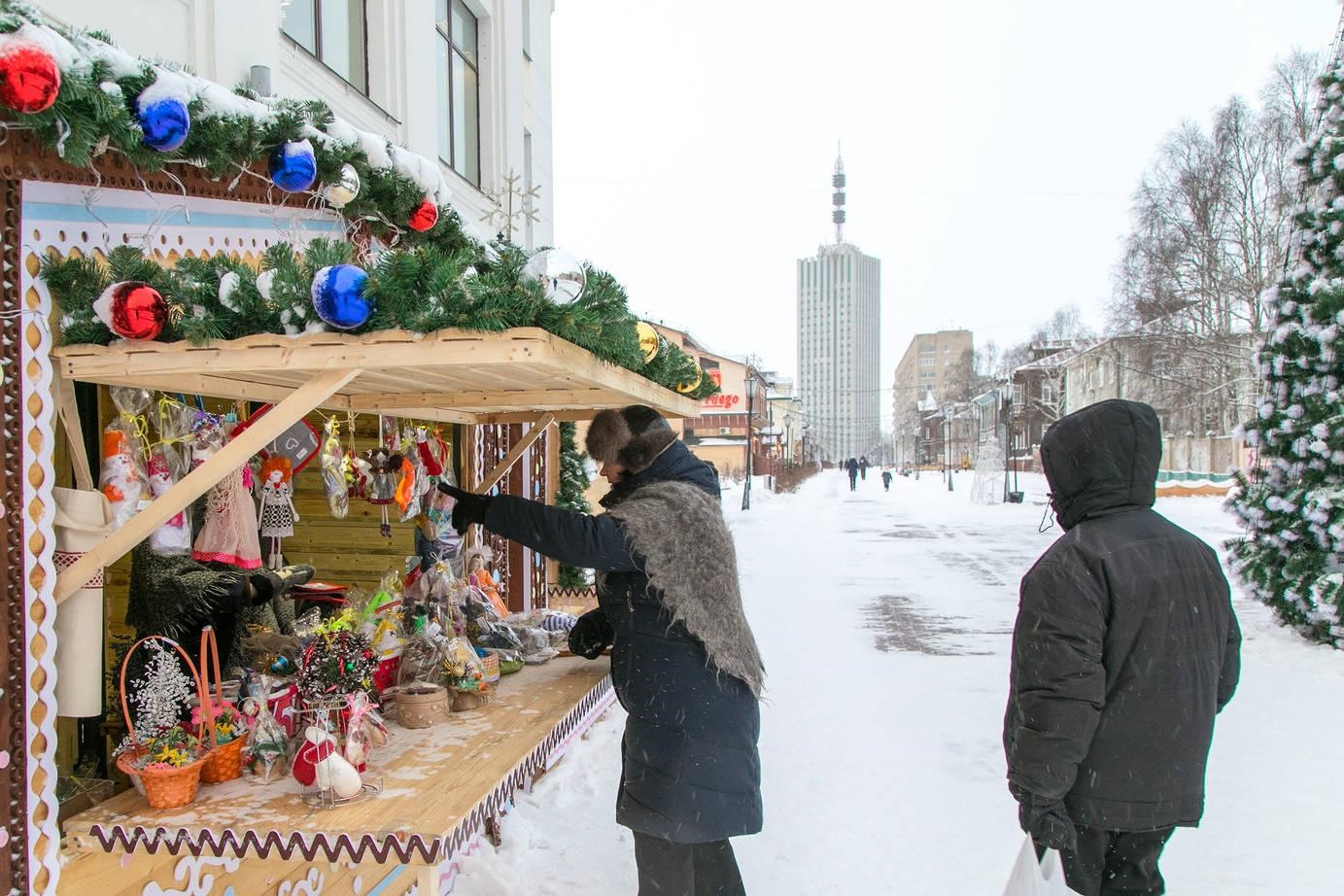 В столице Поморья заработали новогодние ярмарки