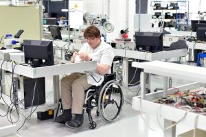 До 31 декабря работодатели должны проинформировать о созданных рабочих местах для инвалидов