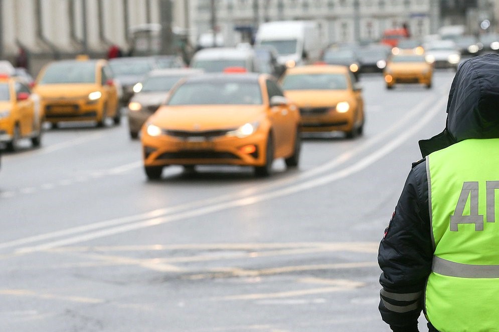 Госдума разрешила самозанятым работать в такси