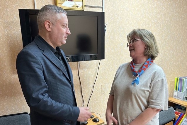 Игорь Скубенко посетил отделение занятости населения в посёлке Октябрьский Устьянского округа