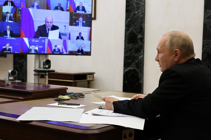 Владимир Путин поручил создать в России эффективную систему оценки гражданами качества оказания социальных услуг