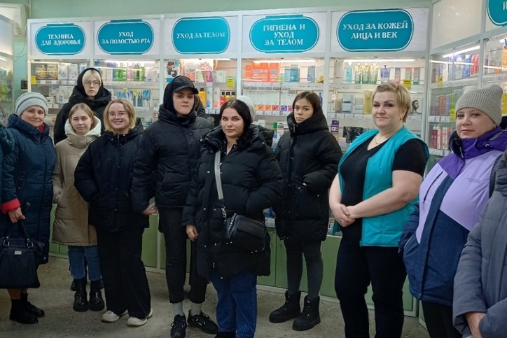 Кадровый центр по Онежскому району организовал профтур в аптеку